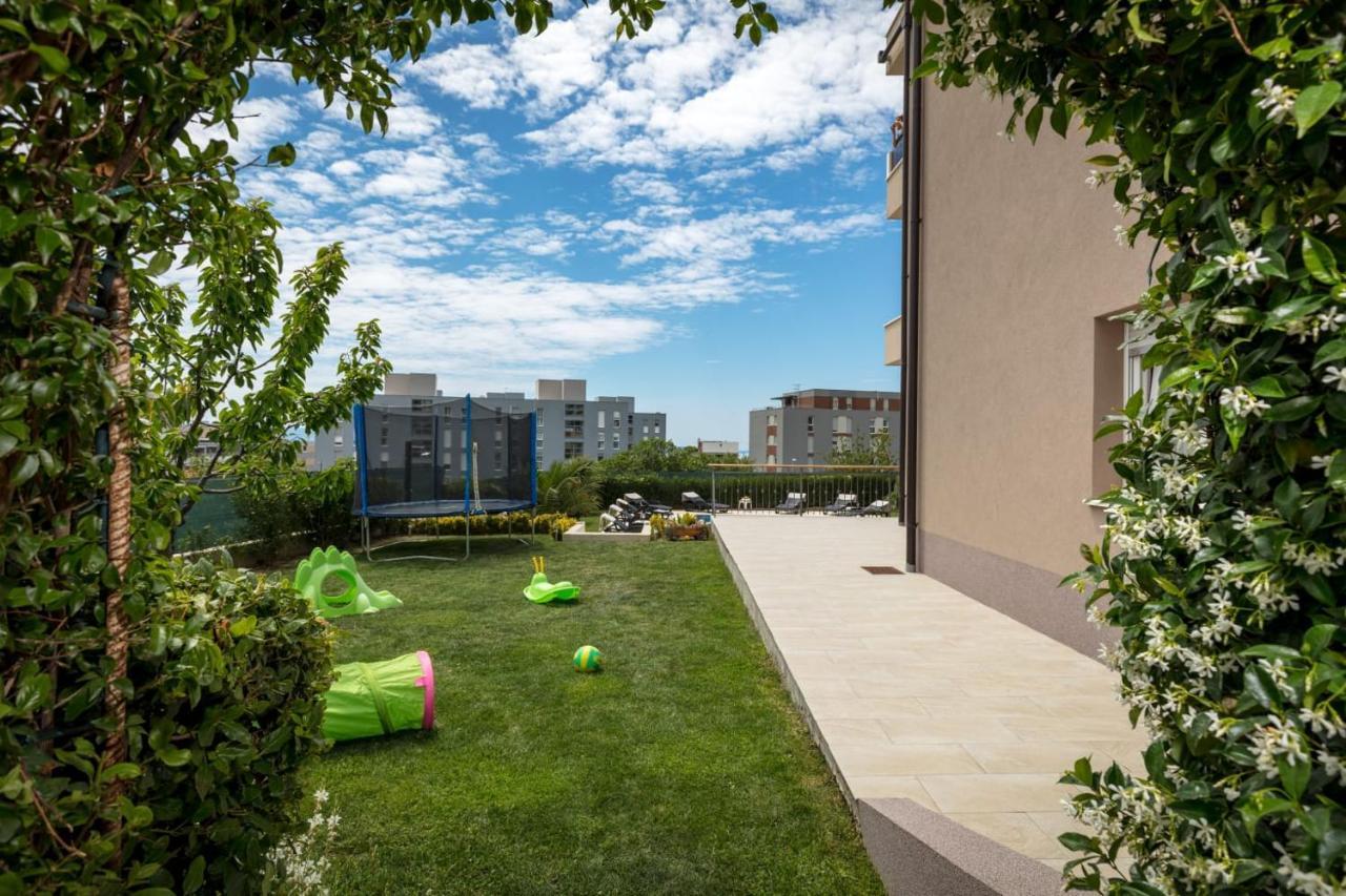 Sunny Garden Adria Lägenhet Split Exteriör bild